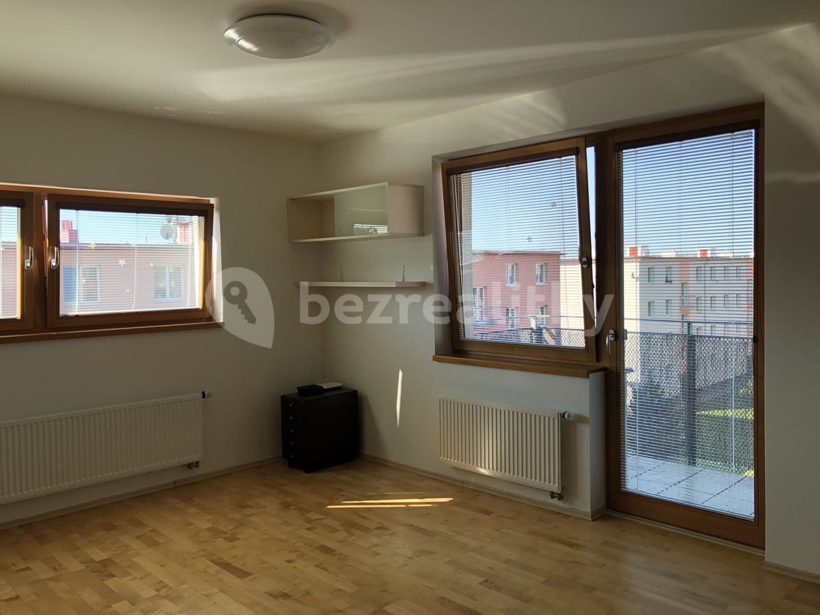 Prenájom bytu 3-izbový 81 m², Nehvizdská, Praha, Praha Prenájom bytu 3-izbový 81 m², Nehvizdská, Praha, Praha