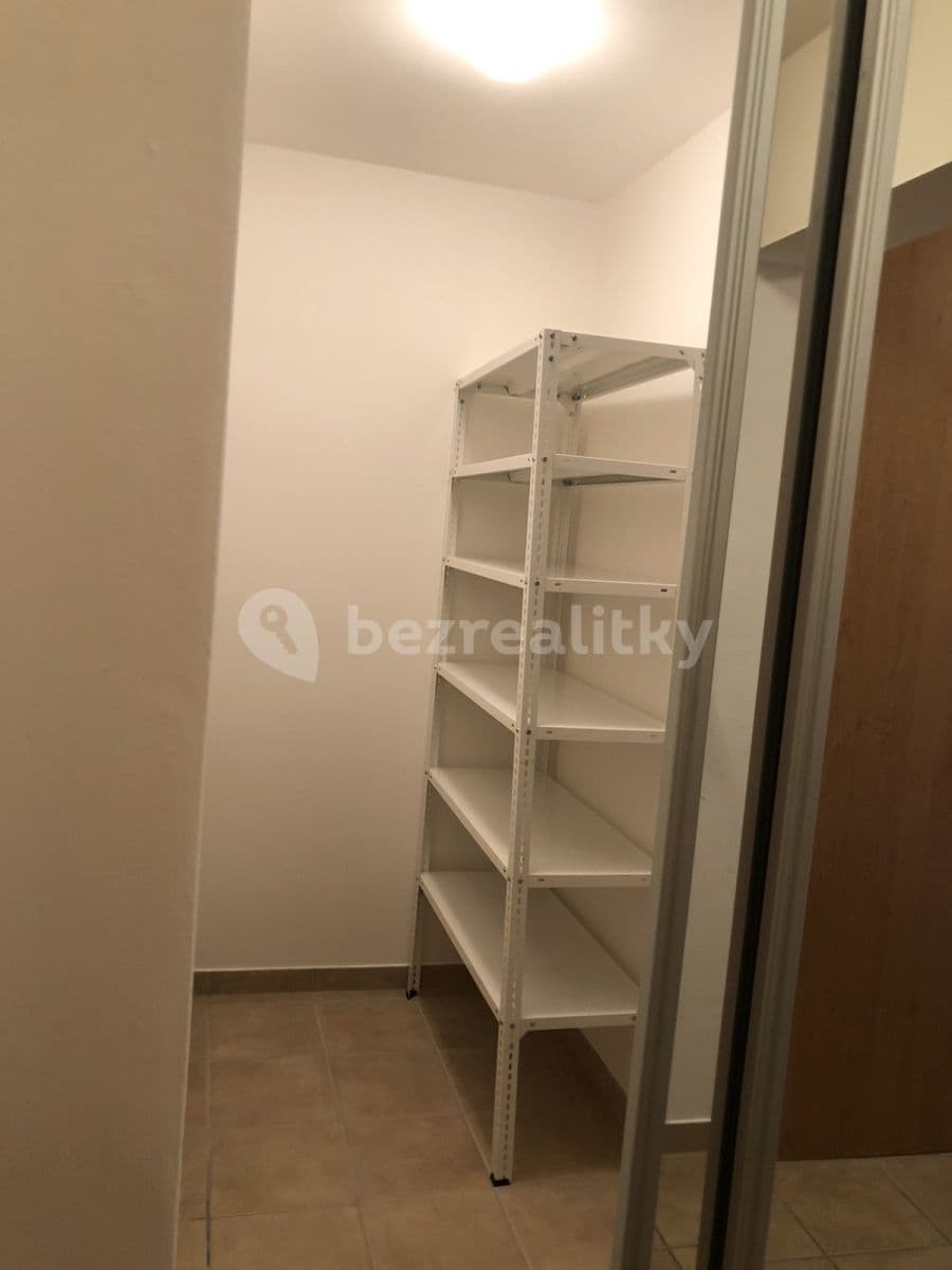 Prenájom bytu 3-izbový 81 m², Nehvizdská, Praha, Praha Prenájom bytu 3-izbový 81 m², Nehvizdská, Praha, Praha