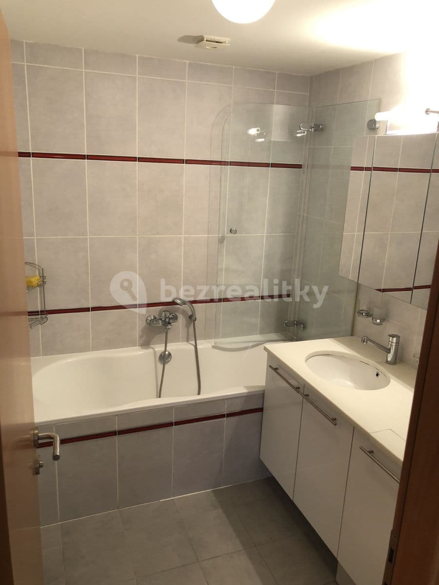 Prenájom bytu 3-izbový 81 m², Nehvizdská, Praha, Praha Prenájom bytu 3-izbový 81 m², Nehvizdská, Praha, Praha
