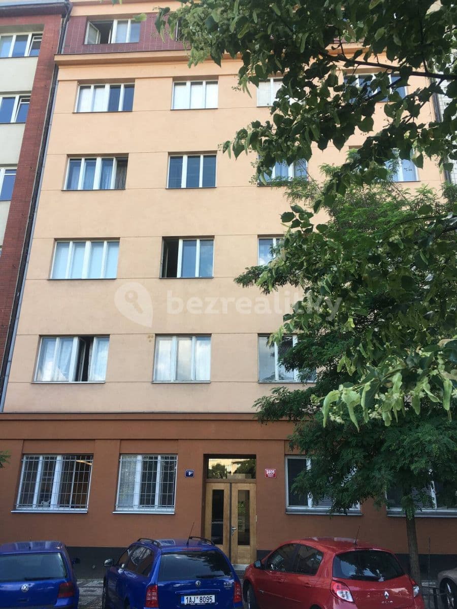 Prenájom bytu Garsoniéra 30 m², náměstí Jiřího z Lobkovic, Praha, Praha Prenájom bytu Garsoniéra 30 m², náměstí Jiřího z Lobkovic, Praha, Praha