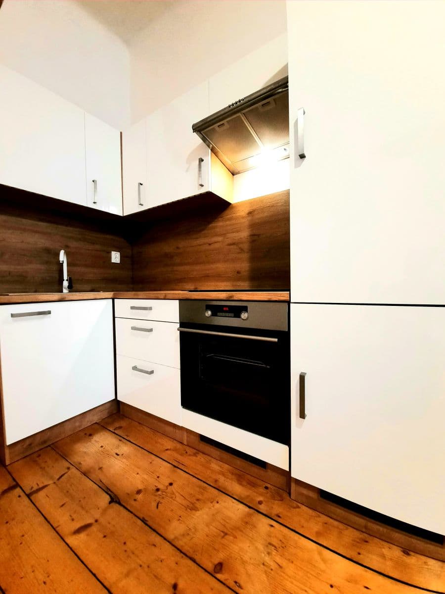 Prenájom bytu 1-izbový 27 m², Vlkova, Praha, Praha Prenájom bytu 1-izbový 27 m², Vlkova, Praha, Praha