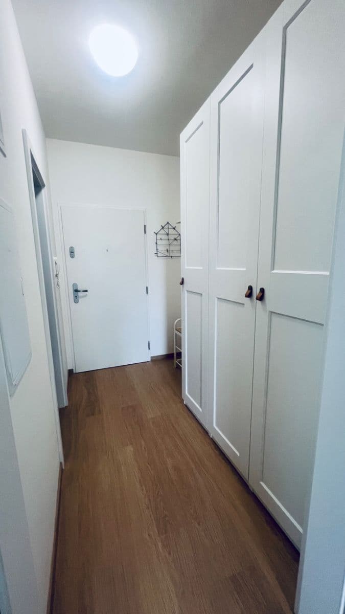 Prenájom bytu 2-izbový 41 m², Na Komořsku, Praha, Praha Prenájom bytu 2-izbový 41 m², Na Komořsku, Praha, Praha