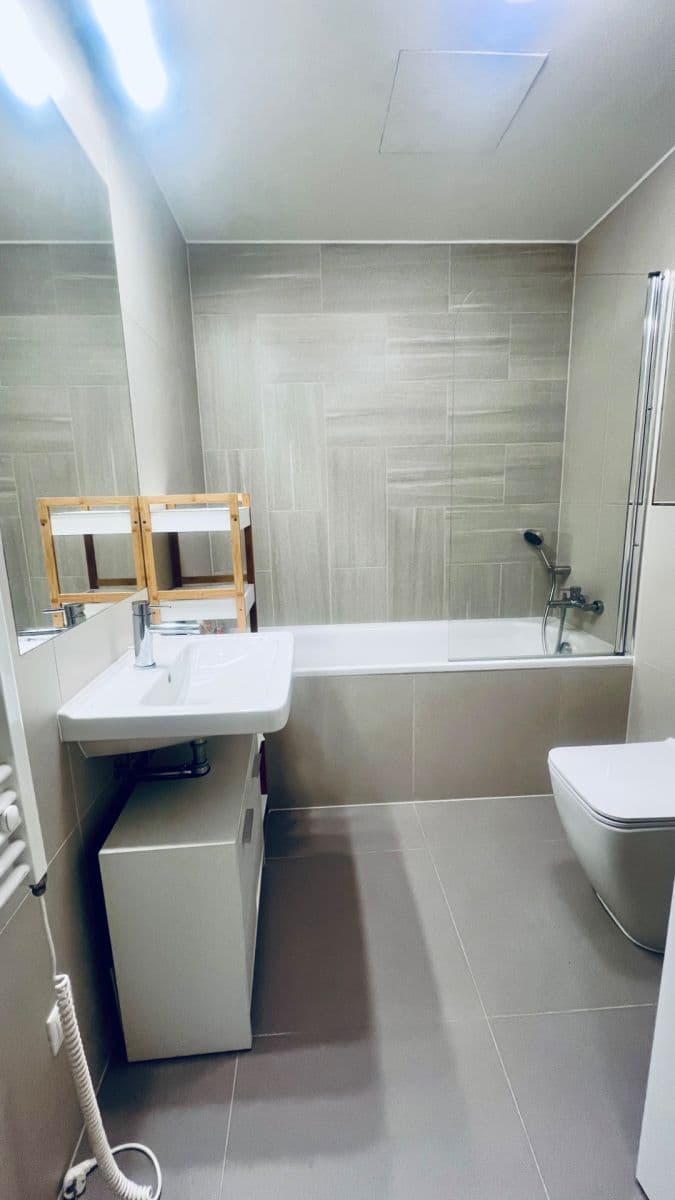 Prenájom bytu 2-izbový 41 m², Na Komořsku, Praha, Praha Prenájom bytu 2-izbový 41 m², Na Komořsku, Praha, Praha