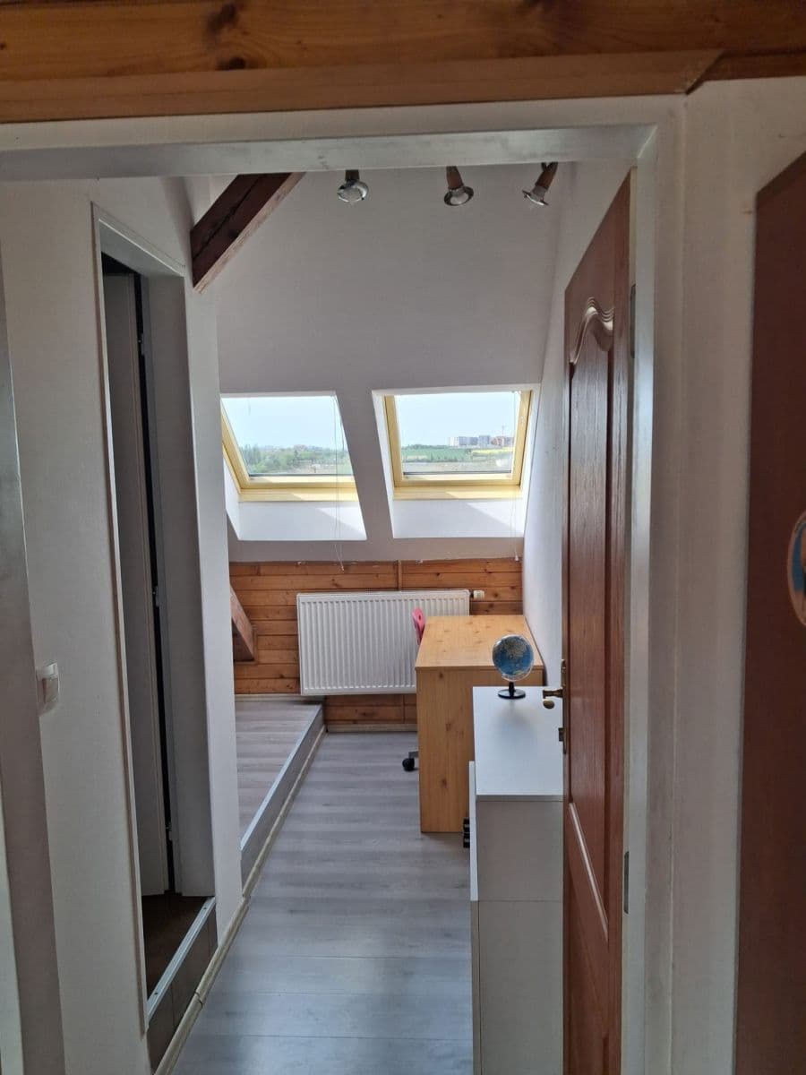 Prenájom bytu 2-izbový 37 m², Pod Karlovarskou Silnicí, Praha, Praha Prenájom bytu 2-izbový 37 m², Pod Karlovarskou Silnicí, Praha, Praha