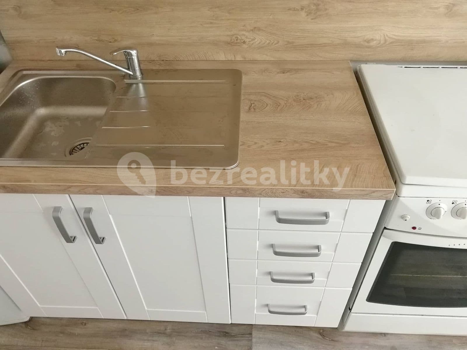 Prenájom bytu 2-izbový 45 m², Štefánikovo Náměstí, Jihlava, Kraj Vysočina Prenájom bytu 2-izbový 45 m², Štefánikovo Náměstí, Jihlava, Kraj Vysočina