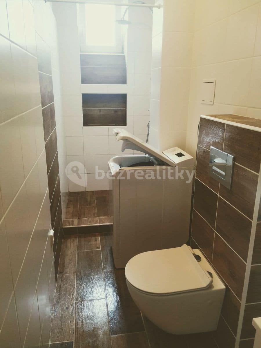 Prenájom bytu 2-izbový 45 m², Štefánikovo Náměstí, Jihlava, Kraj Vysočina Prenájom bytu 2-izbový 45 m², Štefánikovo Náměstí, Jihlava, Kraj Vysočina