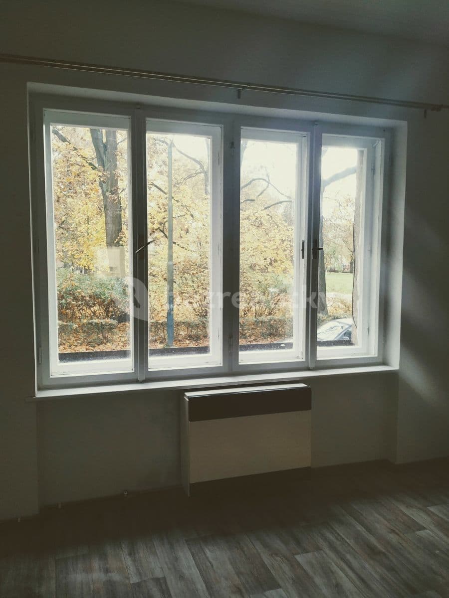 Prenájom bytu 2-izbový 45 m², Štefánikovo Náměstí, Jihlava, Kraj Vysočina Prenájom bytu 2-izbový 45 m², Štefánikovo Náměstí, Jihlava, Kraj Vysočina