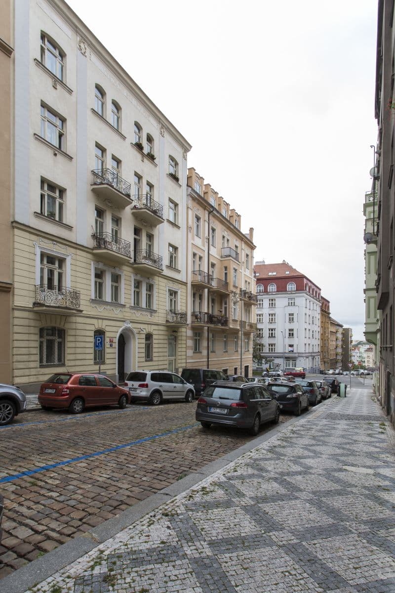 Prenájom bytu 2-izbový 54 m², Slovinská, Praha, Praha Prenájom bytu 2-izbový 54 m², Slovinská, Praha, Praha