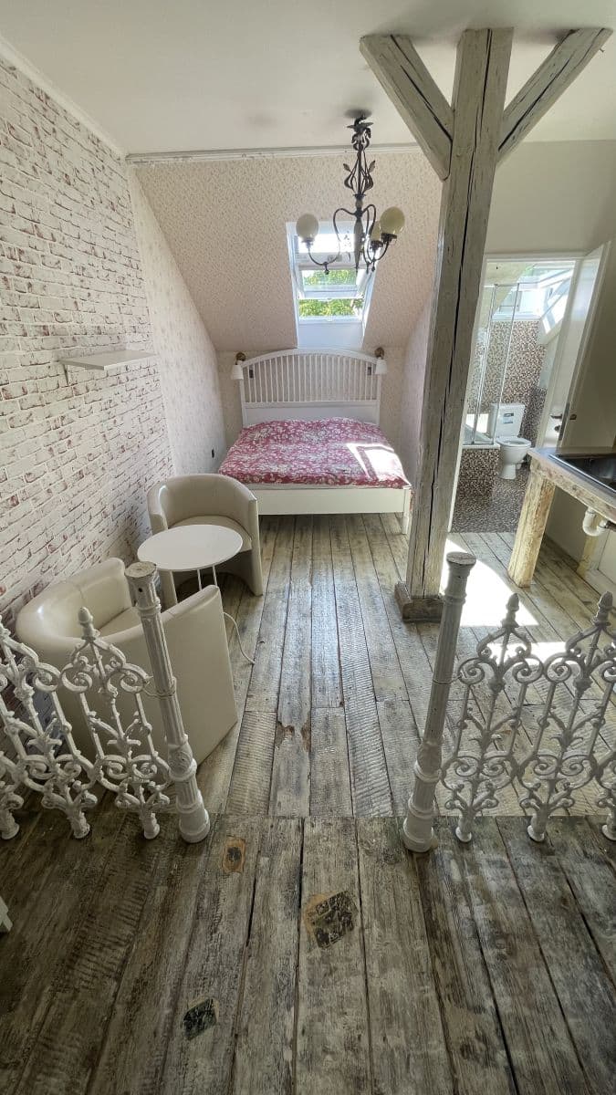 Prenájom bytu 1-izbový 30 m², Lublaňská, Praha, Praha Prenájom bytu 1-izbový 30 m², Lublaňská, Praha, Praha