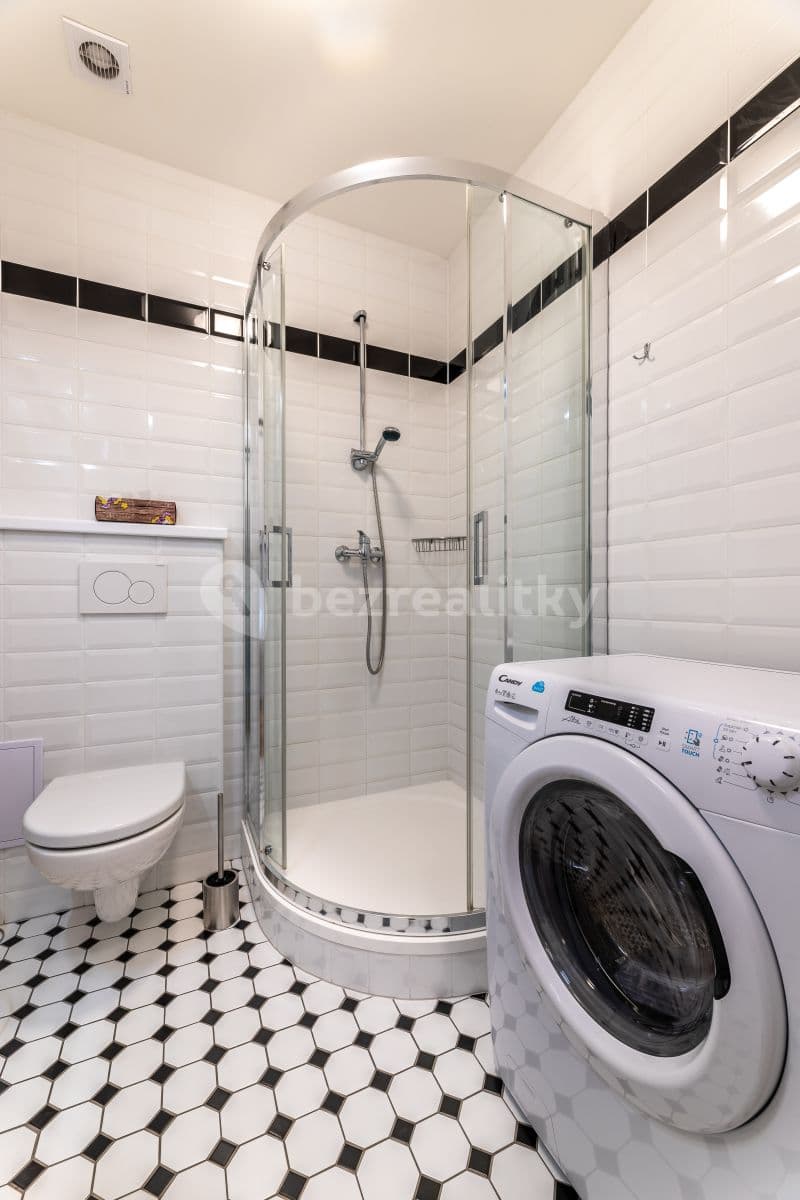 Prenájom bytu 1-izbový 28 m², Revoluční, Praha, Praha Prenájom bytu 1-izbový 28 m², Revoluční, Praha, Praha
