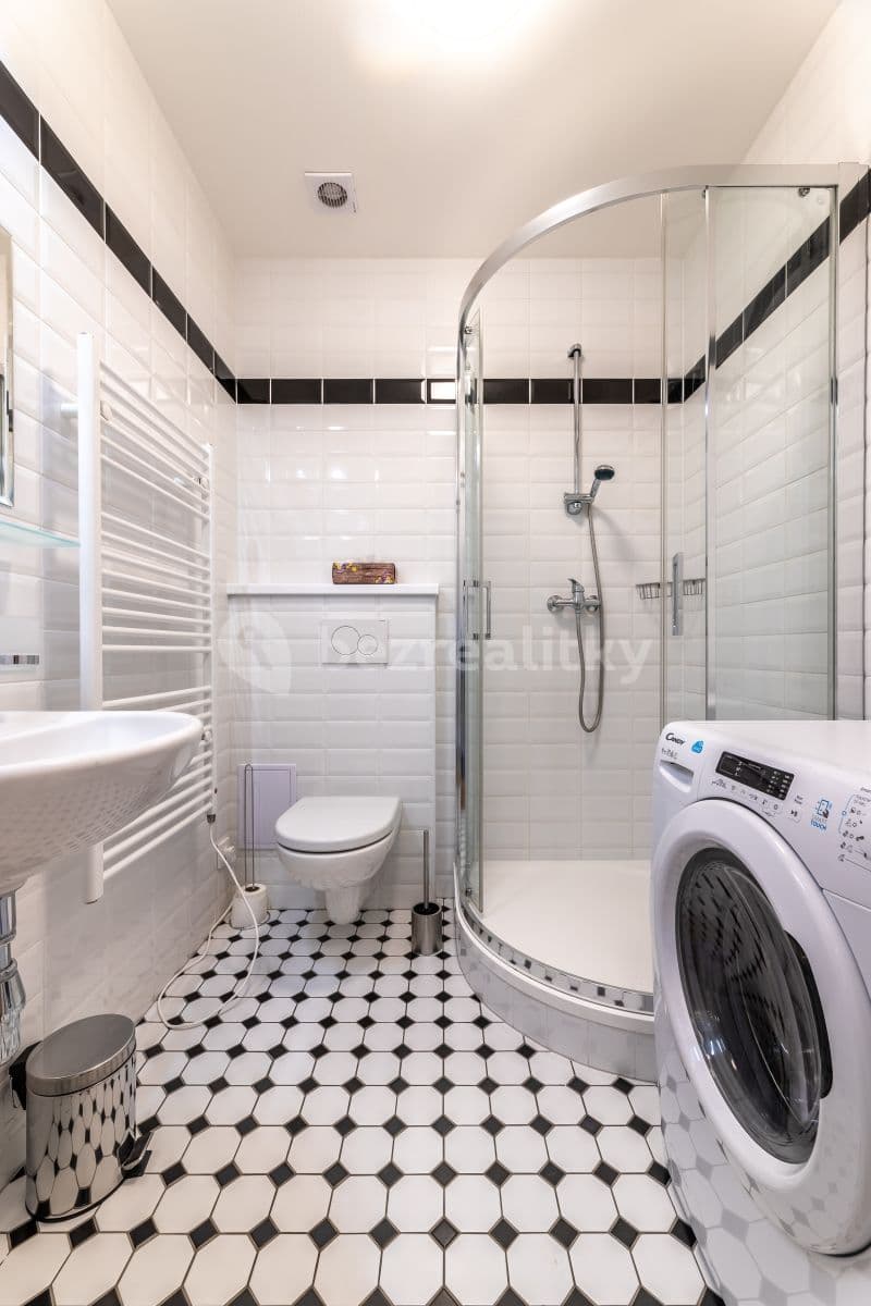 Prenájom bytu 1-izbový 28 m², Revoluční, Praha, Praha Prenájom bytu 1-izbový 28 m², Revoluční, Praha, Praha