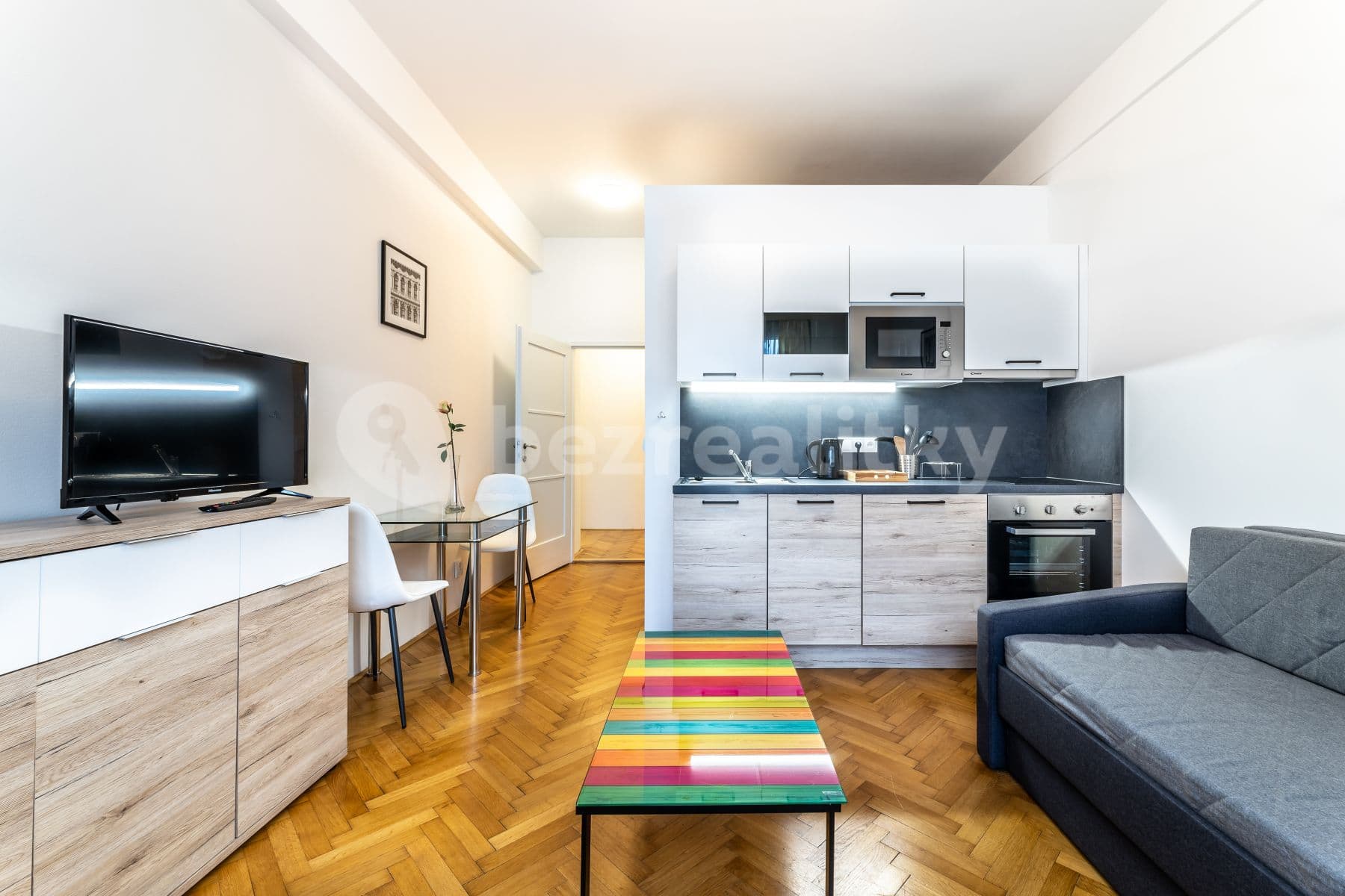 Prenájom bytu 1-izbový 28 m², Revoluční, Praha, Praha Prenájom bytu 1-izbový 28 m², Revoluční, Praha, Praha