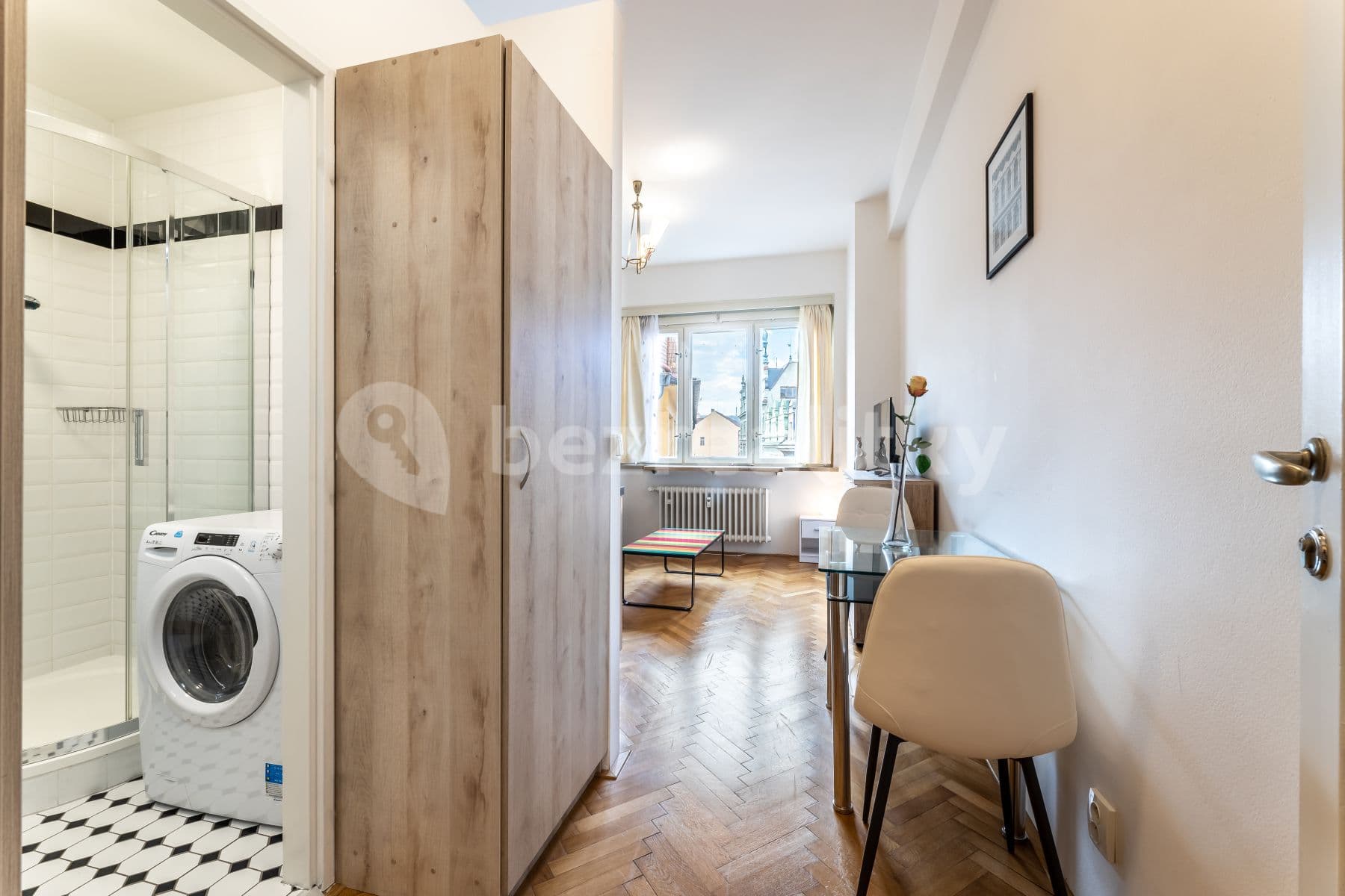 Prenájom bytu 1-izbový 28 m², Revoluční, Praha, Praha Prenájom bytu 1-izbový 28 m², Revoluční, Praha, Praha