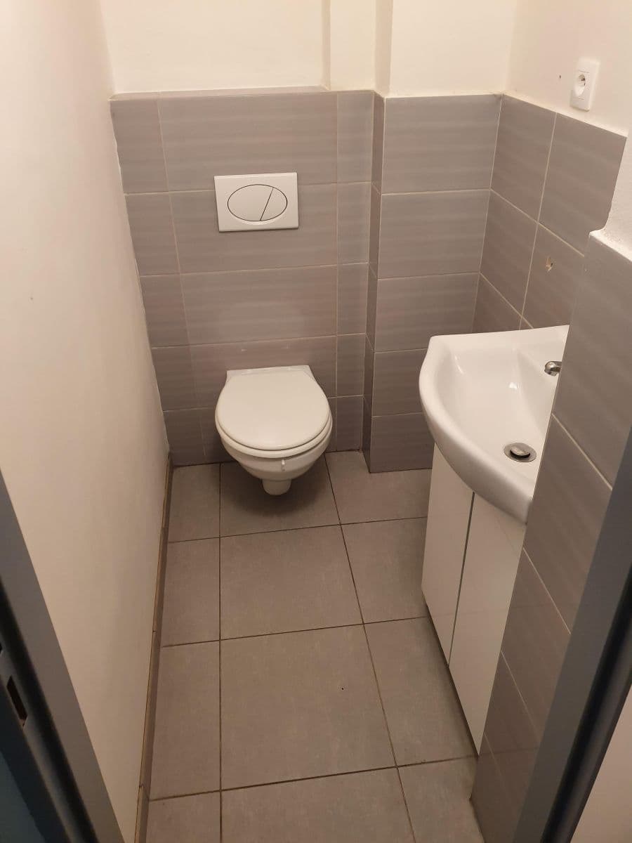 Prenájom nebytového priestoru 96 m², Průmyslová, Strančice, Středočeský kraj Prenájom nebytového priestoru 96 m², Průmyslová, Strančice, Středočeský kraj