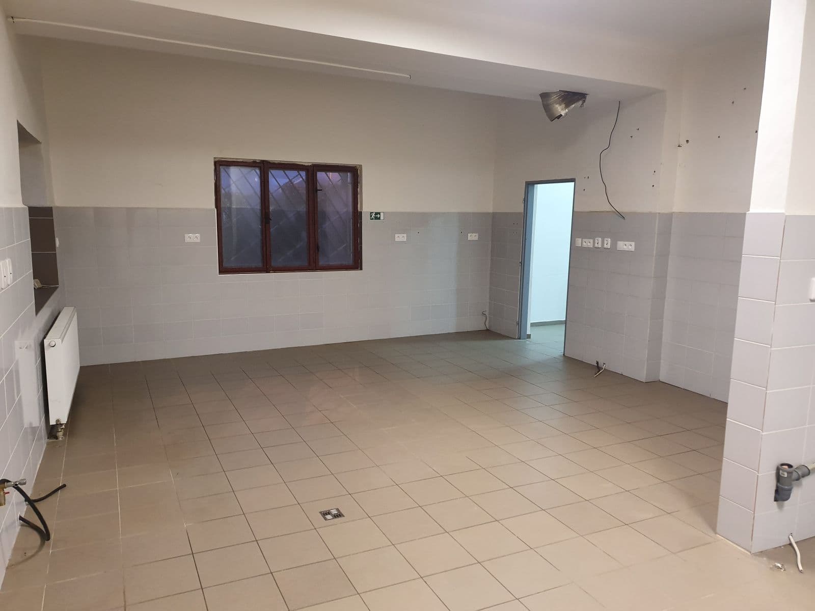 Prenájom nebytového priestoru 96 m², Průmyslová, Strančice, Středočeský kraj Prenájom nebytového priestoru 96 m², Průmyslová, Strančice, Středočeský kraj