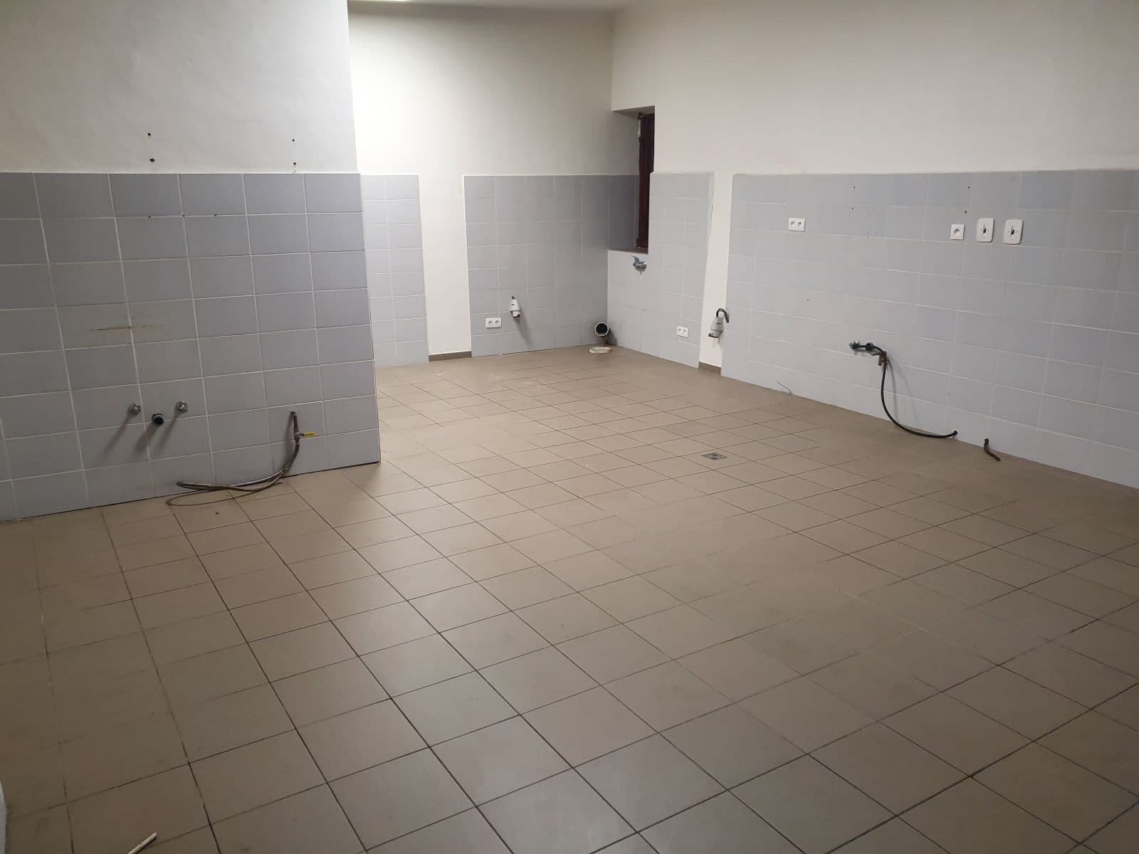 Prenájom nebytového priestoru 96 m², Průmyslová, Strančice, Středočeský kraj Prenájom nebytového priestoru 96 m², Průmyslová, Strančice, Středočeský kraj