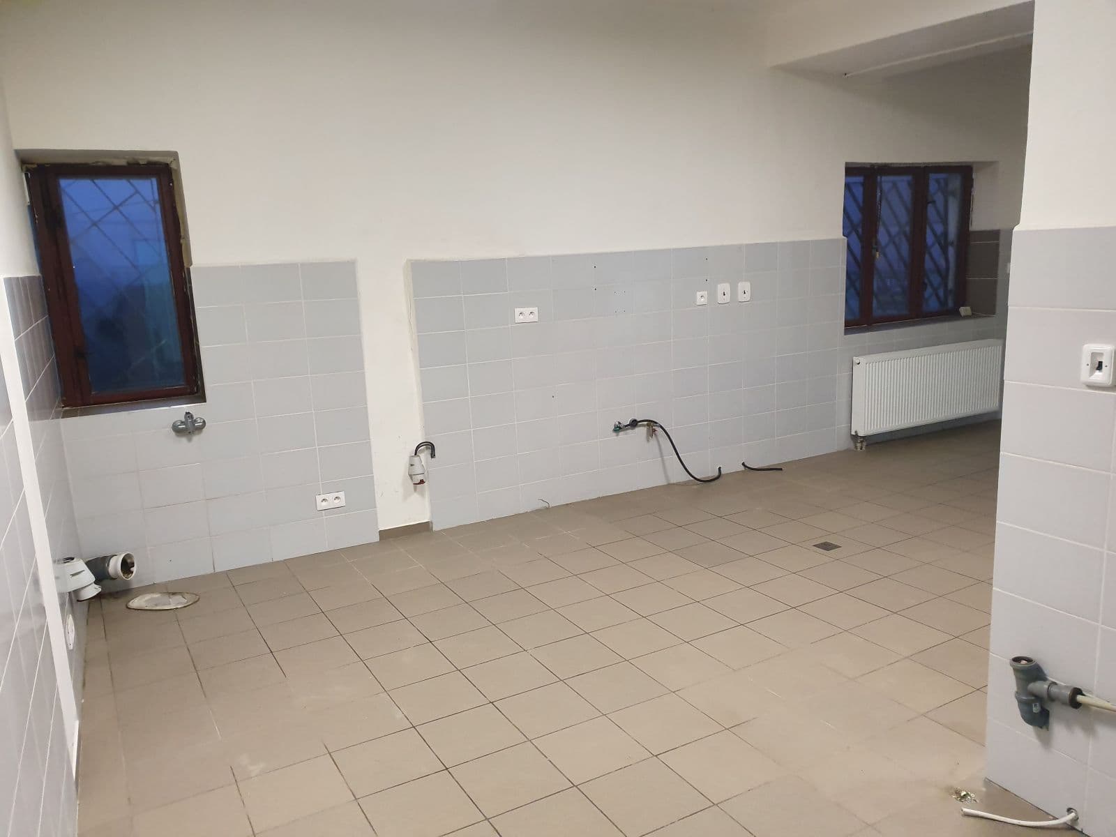 Prenájom nebytového priestoru 96 m², Průmyslová, Strančice, Středočeský kraj Prenájom nebytového priestoru 96 m², Průmyslová, Strančice, Středočeský kraj