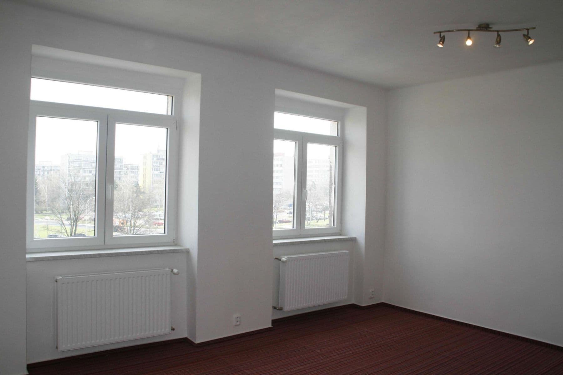 Prenájom bytu 2-izbový 76 m², Na Hřebenech Ii, Praha, Praha Prenájom bytu 2-izbový 76 m², Na Hřebenech Ii, Praha, Praha