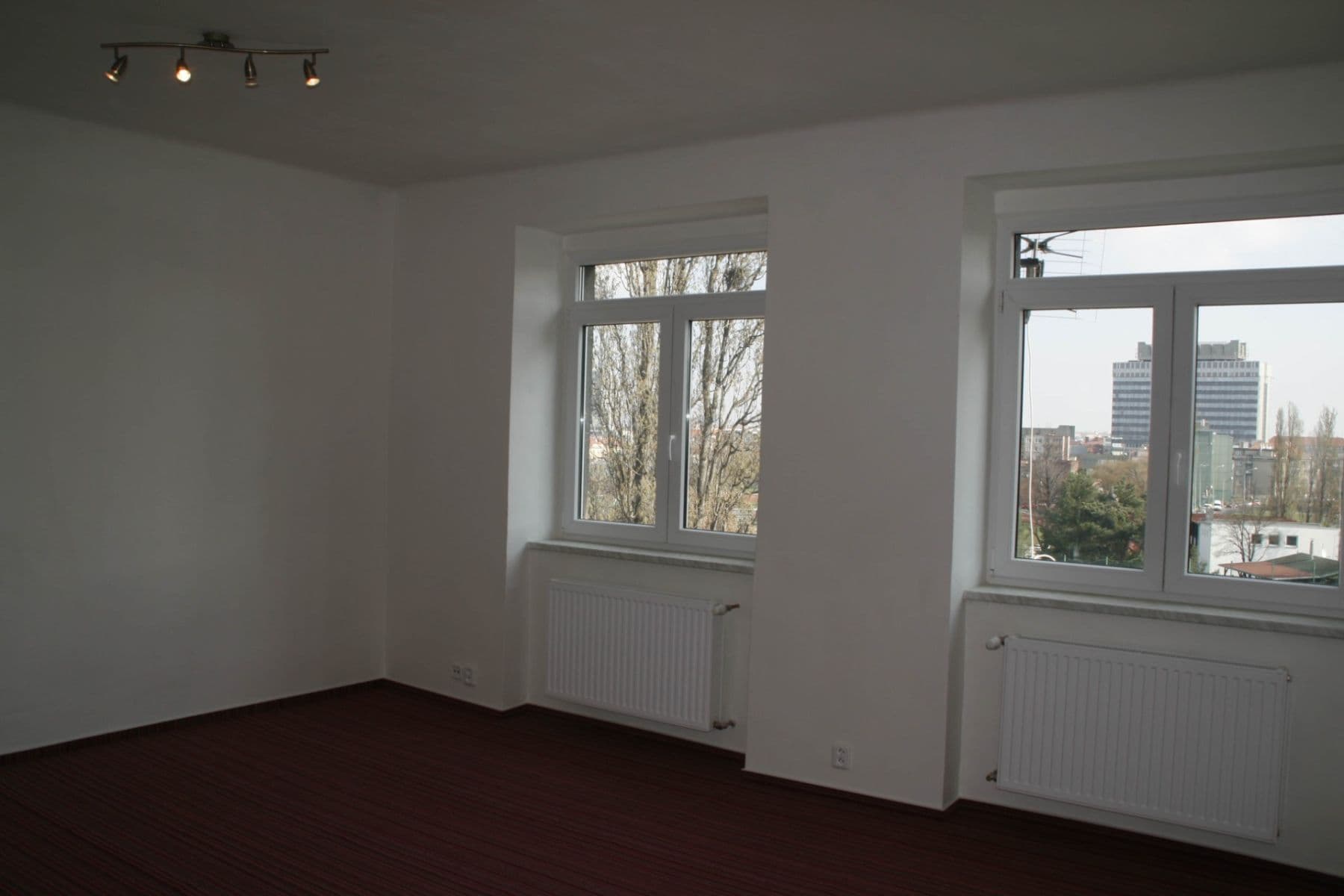 Prenájom bytu 2-izbový 76 m², Na Hřebenech Ii, Praha, Praha Prenájom bytu 2-izbový 76 m², Na Hřebenech Ii, Praha, Praha