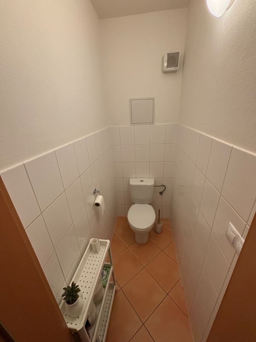 Prenájom bytu 2-izbový 55 m², Kovanecká, Praha, Praha Prenájom bytu 2-izbový 55 m², Kovanecká, Praha, Praha