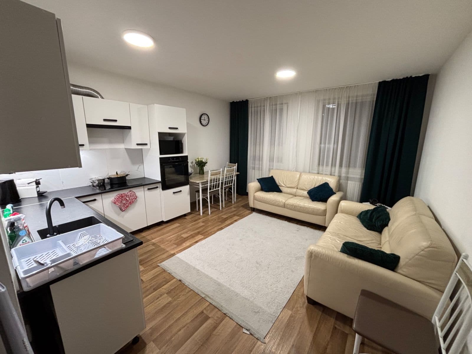 Prenájom bytu 2-izbový 55 m², Kovanecká, Praha, Praha Prenájom bytu 2-izbový 55 m², Kovanecká, Praha, Praha
