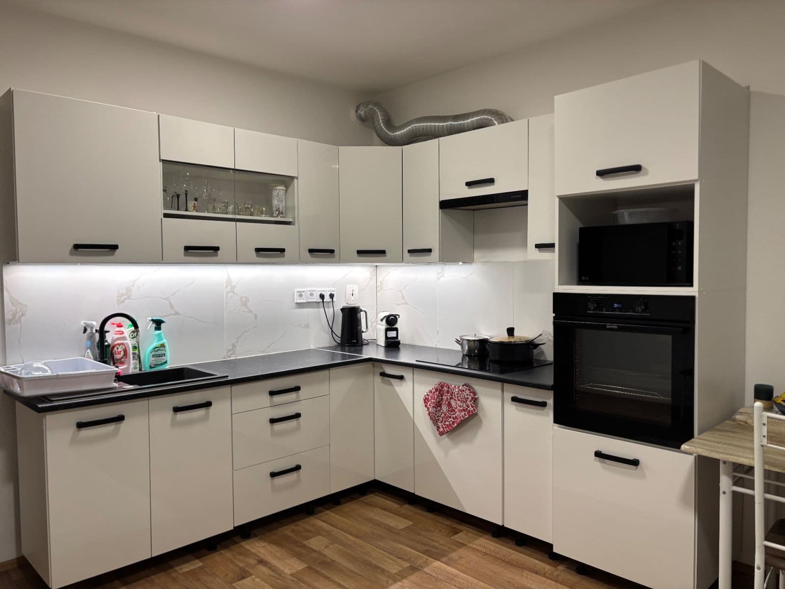 Prenájom bytu 2-izbový 55 m², Kovanecká, Praha, Praha Prenájom bytu 2-izbový 55 m², Kovanecká, Praha, Praha