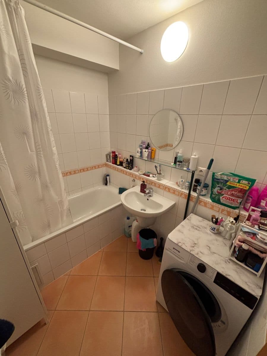 Prenájom bytu 2-izbový 55 m², Kovanecká, Praha, Praha Prenájom bytu 2-izbový 55 m², Kovanecká, Praha, Praha