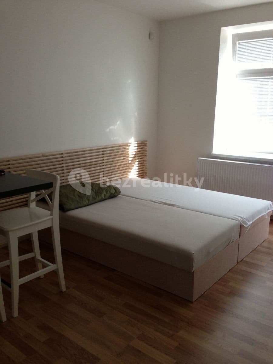 Prenájom bytu 1-izbový 34 m², Albertova, Hradec Králové, Královéhradecký kraj Prenájom bytu 1-izbový 34 m², Albertova, Hradec Králové, Královéhradecký kraj