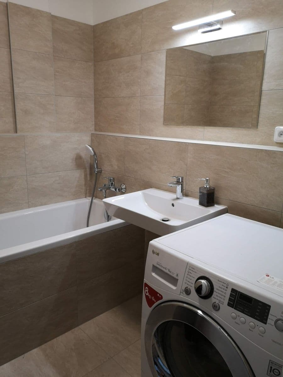 Prenájom bytu 2-izbový 49 m², Vídeňská, Brno, Jihomoravský kraj Prenájom bytu 2-izbový 49 m², Vídeňská, Brno, Jihomoravský kraj