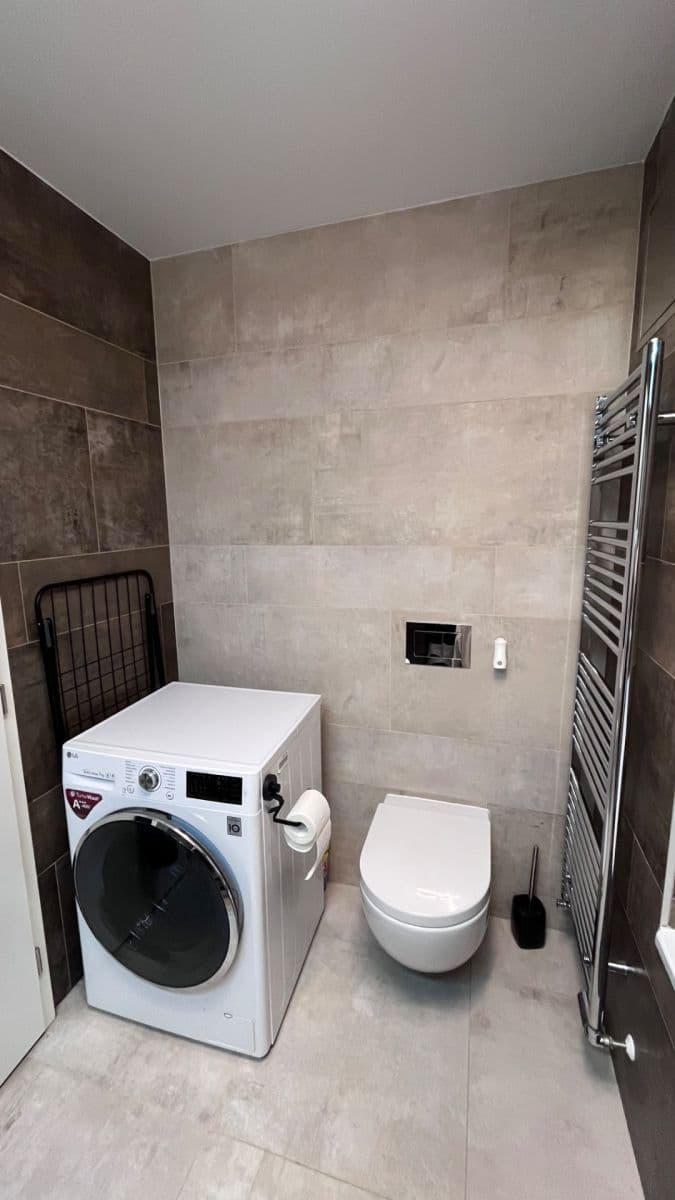 Prenájom bytu 2-izbový 61 m², Zvěřinova, Praha, Praha Prenájom bytu 2-izbový 61 m², Zvěřinova, Praha, Praha