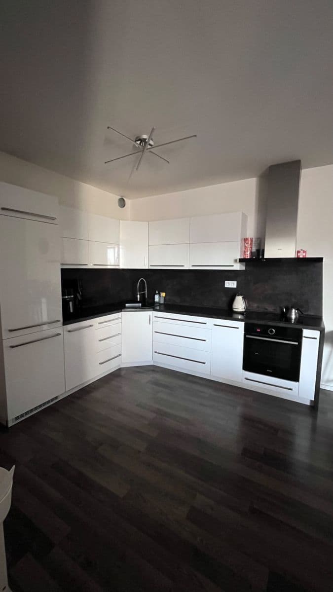 Prenájom bytu 2-izbový 61 m², Zvěřinova, Praha, Praha Prenájom bytu 2-izbový 61 m², Zvěřinova, Praha, Praha