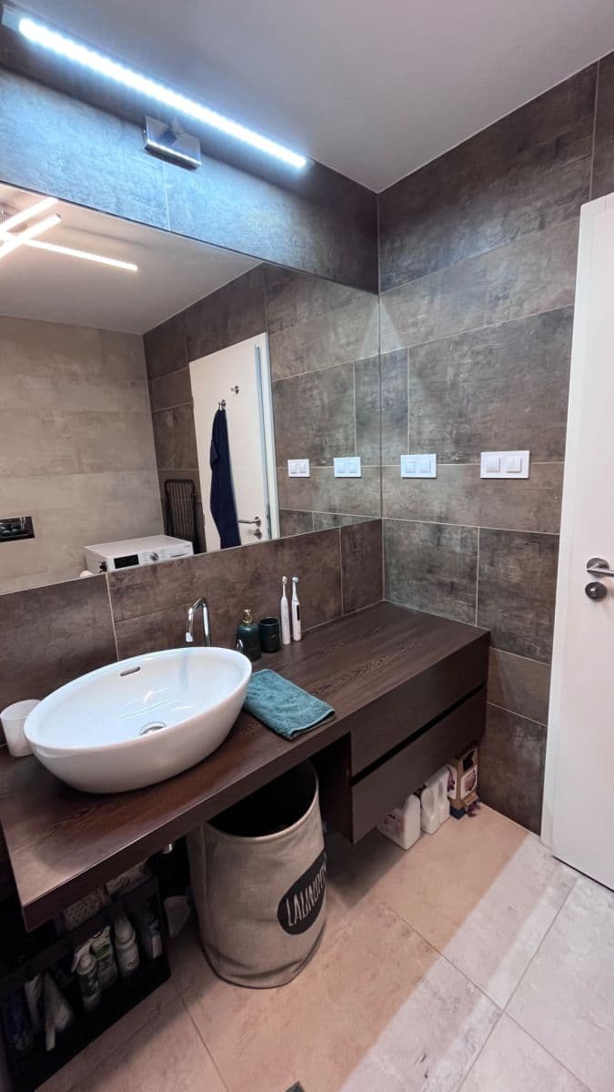 Prenájom bytu 2-izbový 61 m², Zvěřinova, Praha, Praha Prenájom bytu 2-izbový 61 m², Zvěřinova, Praha, Praha