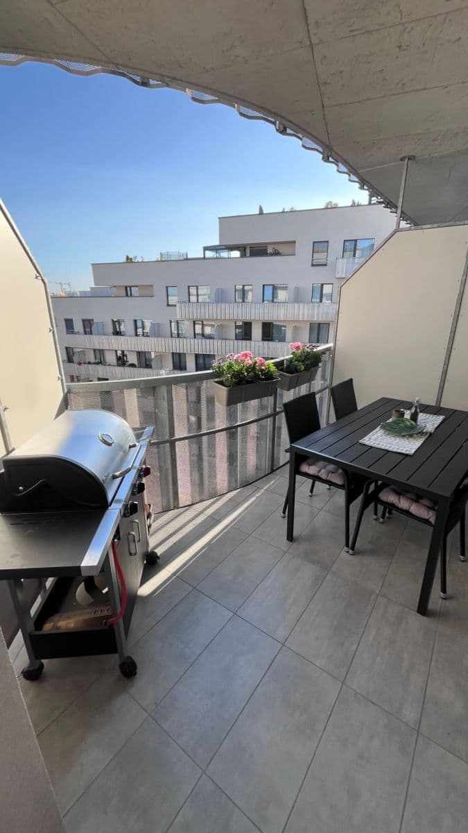Prenájom bytu 2-izbový 61 m², Zvěřinova, Praha, Praha Prenájom bytu 2-izbový 61 m², Zvěřinova, Praha, Praha