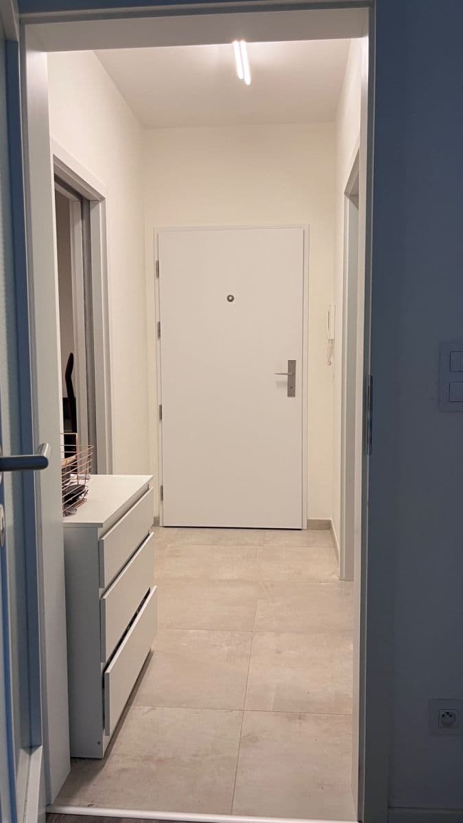 Prenájom bytu 2-izbový 61 m², Zvěřinova, Praha, Praha Prenájom bytu 2-izbový 61 m², Zvěřinova, Praha, Praha