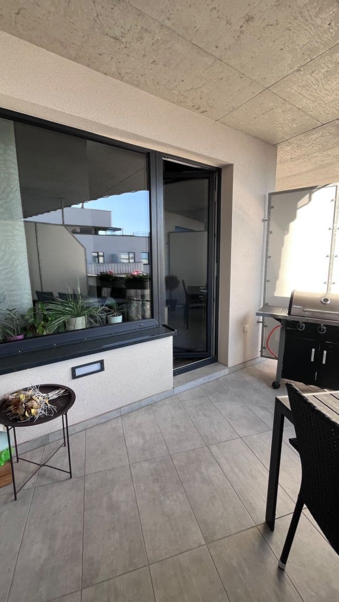 Prenájom bytu 2-izbový 61 m², Zvěřinova, Praha, Praha Prenájom bytu 2-izbový 61 m², Zvěřinova, Praha, Praha