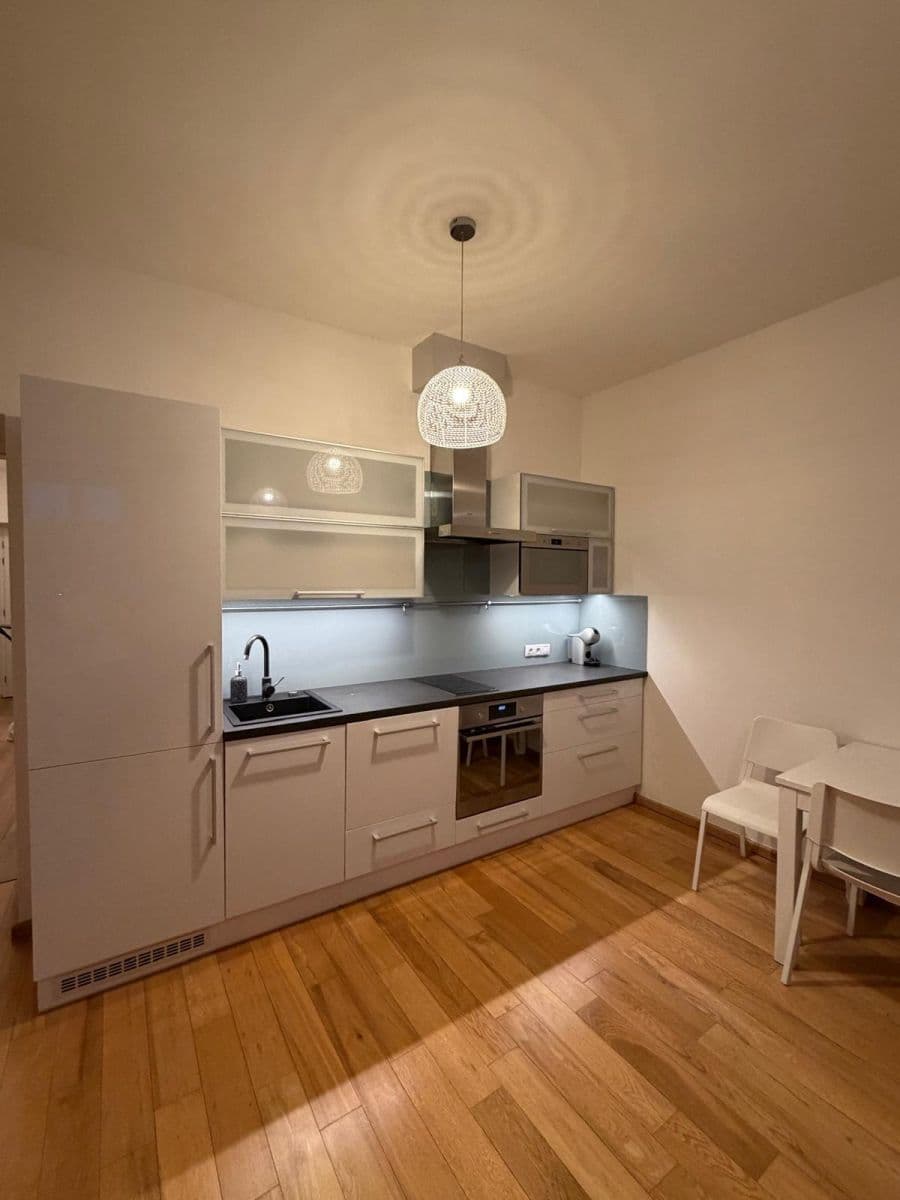 Prenájom bytu 2-izbový 56 m², Elišky Peškové, Praha, Praha Prenájom bytu 2-izbový 56 m², Elišky Peškové, Praha, Praha