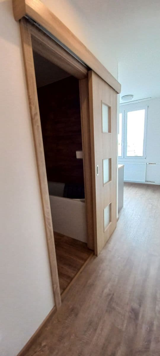 Prenájom bytu 3-izbový 67 m², Rokycanova, Rokycany, Plzeňský kraj Prenájom bytu 3-izbový 67 m², Rokycanova, Rokycany, Plzeňský kraj