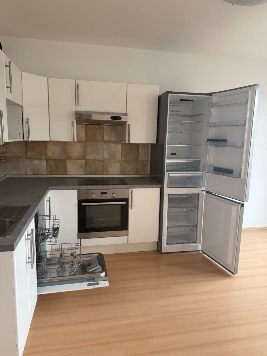 Prenájom bytu 2-izbový 45 m², Neumannova, Praha, Praha Prenájom bytu 2-izbový 45 m², Neumannova, Praha, Praha