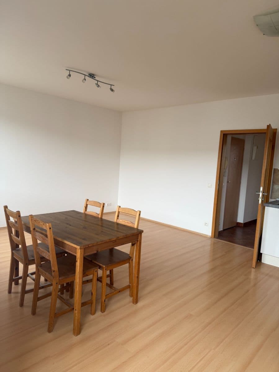 Prenájom bytu 2-izbový 45 m², Neumannova, Praha, Praha Prenájom bytu 2-izbový 45 m², Neumannova, Praha, Praha