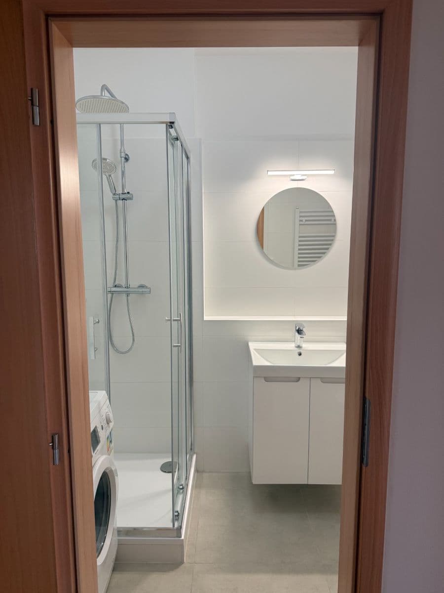 Prenájom bytu 2-izbový 45 m², Neumannova, Praha, Praha Prenájom bytu 2-izbový 45 m², Neumannova, Praha, Praha