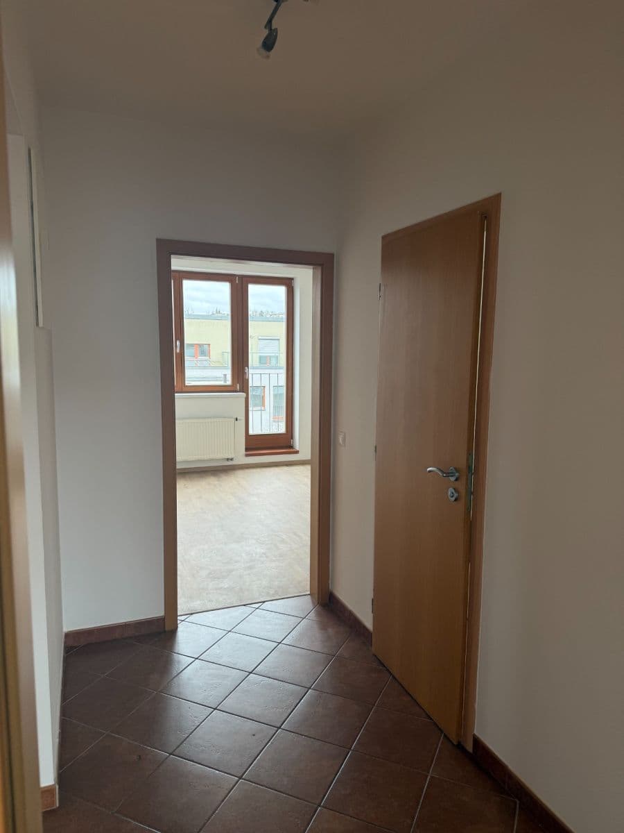 Prenájom bytu 2-izbový 45 m², Neumannova, Praha, Praha Prenájom bytu 2-izbový 45 m², Neumannova, Praha, Praha