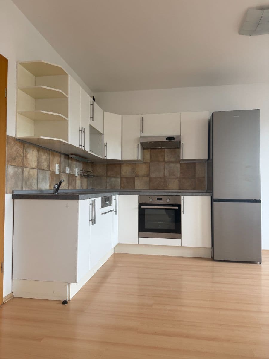 Prenájom bytu 2-izbový 45 m², Neumannova, Praha, Praha Prenájom bytu 2-izbový 45 m², Neumannova, Praha, Praha