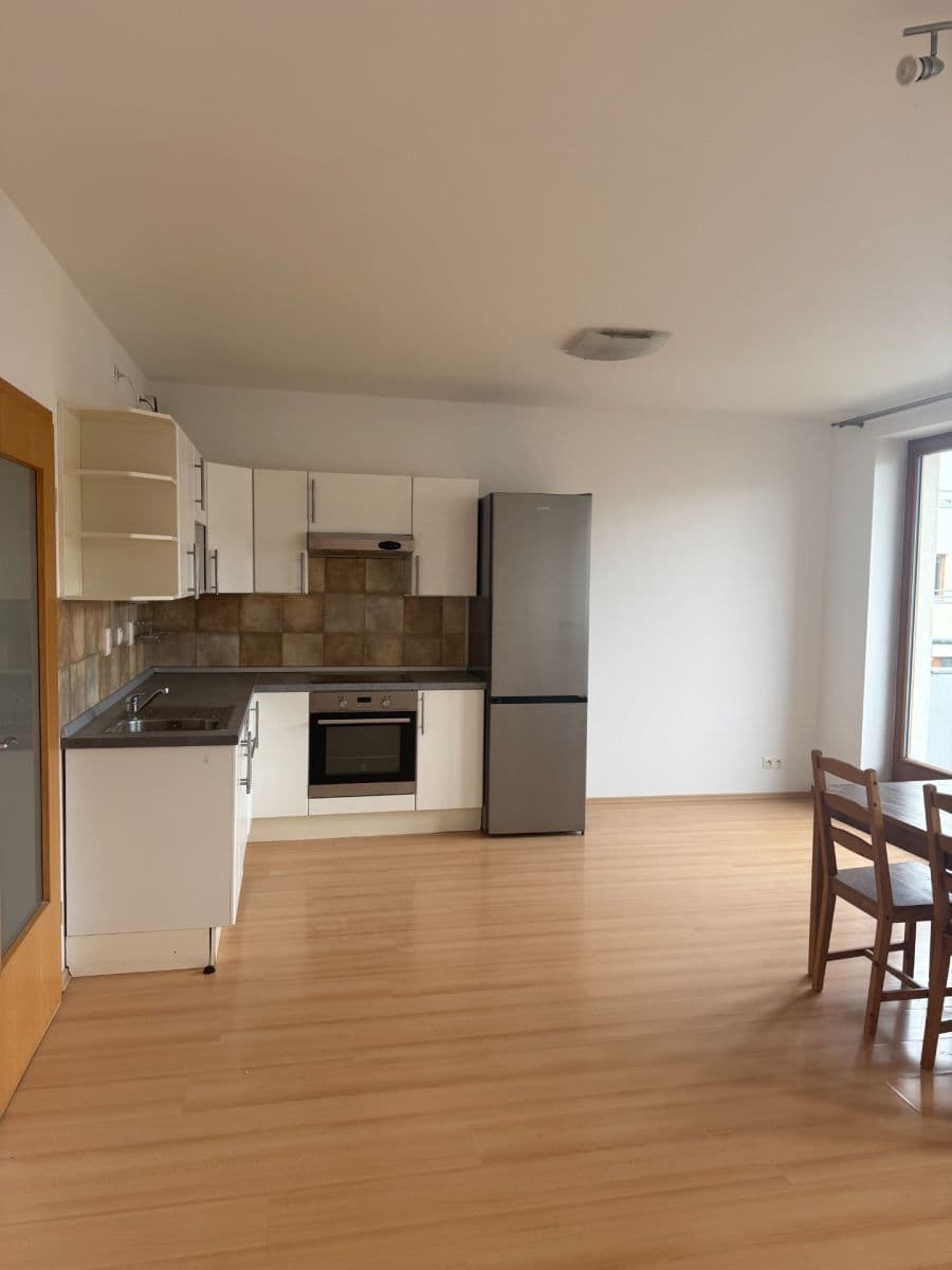 Prenájom bytu 2-izbový 45 m², Neumannova, Praha, Praha Prenájom bytu 2-izbový 45 m², Neumannova, Praha, Praha