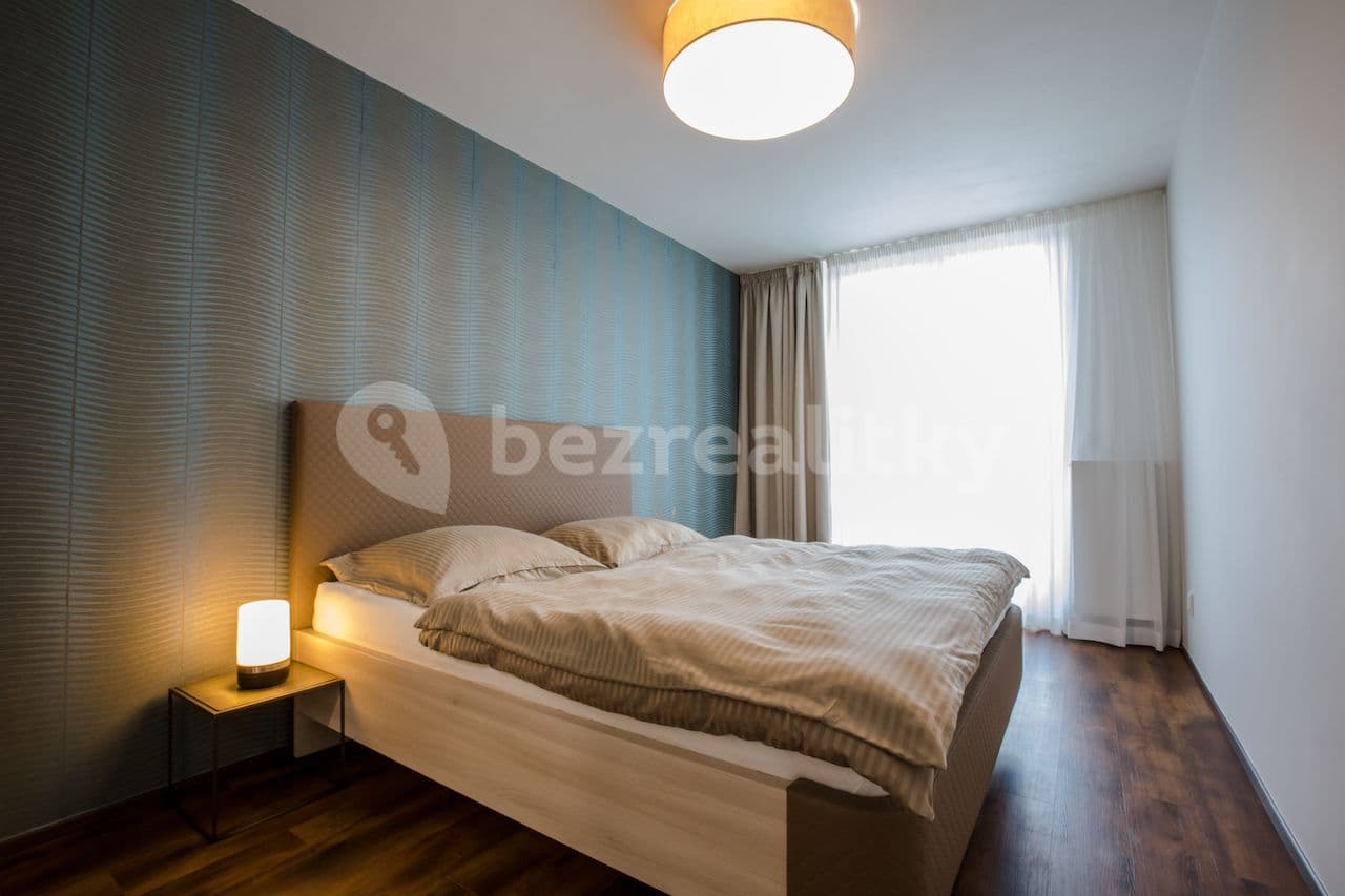 Prenájom bytu 3-izbový 120 m², Koněvova, Praha, Praha Prenájom bytu 3-izbový 120 m², Koněvova, Praha, Praha