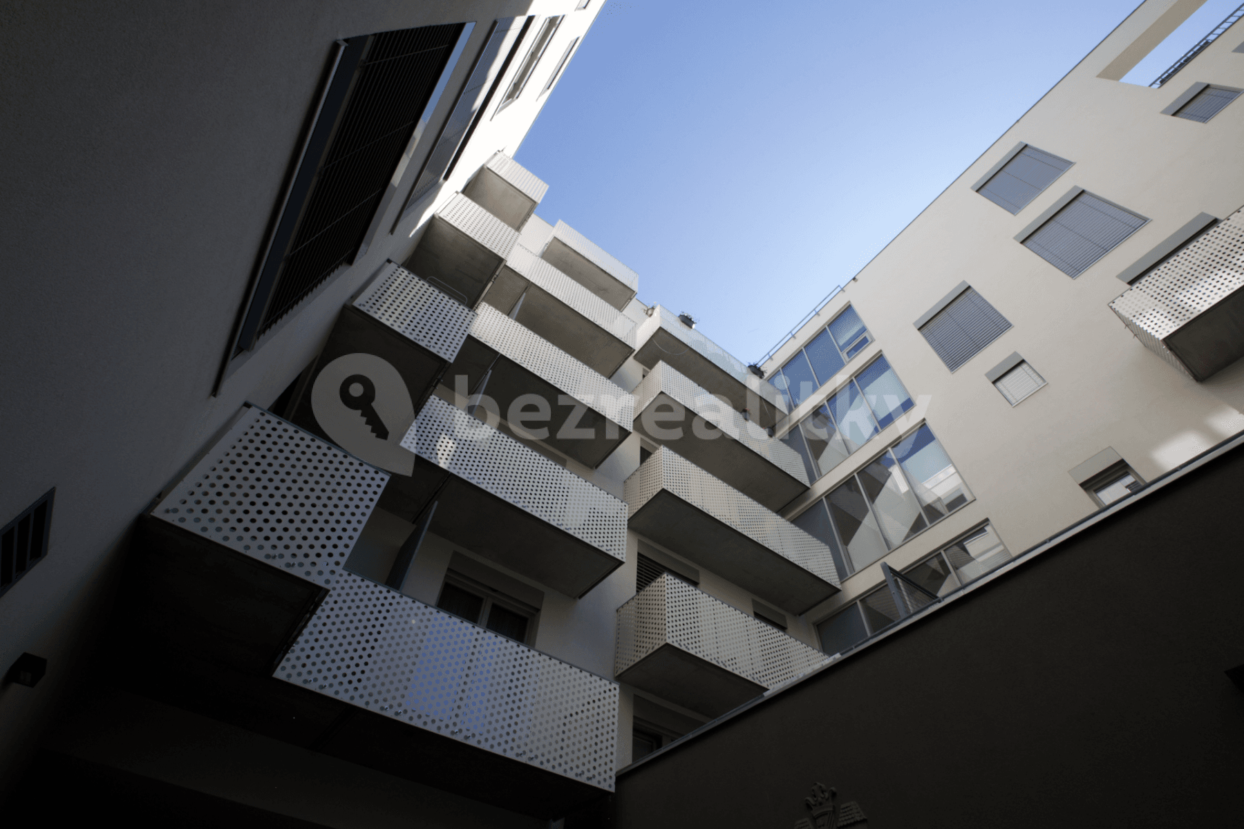Prenájom bytu 3-izbový 120 m², Koněvova, Praha, Praha Prenájom bytu 3-izbový 120 m², Koněvova, Praha, Praha