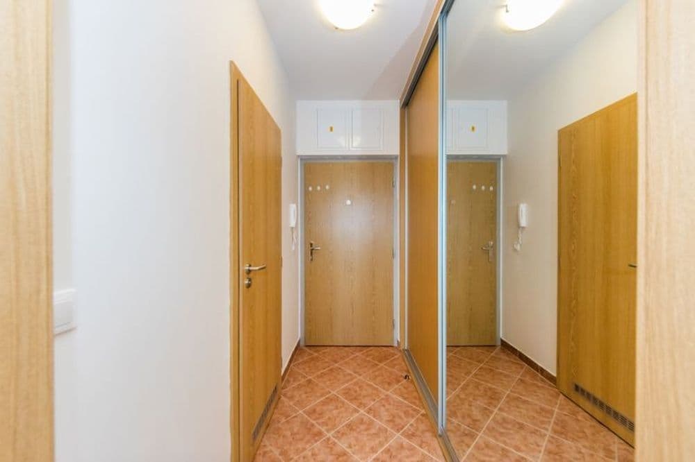 Prenájom bytu 1-izbový 38 m², Hornoměcholupská, Praha, Praha Prenájom bytu 1-izbový 38 m², Hornoměcholupská, Praha, Praha