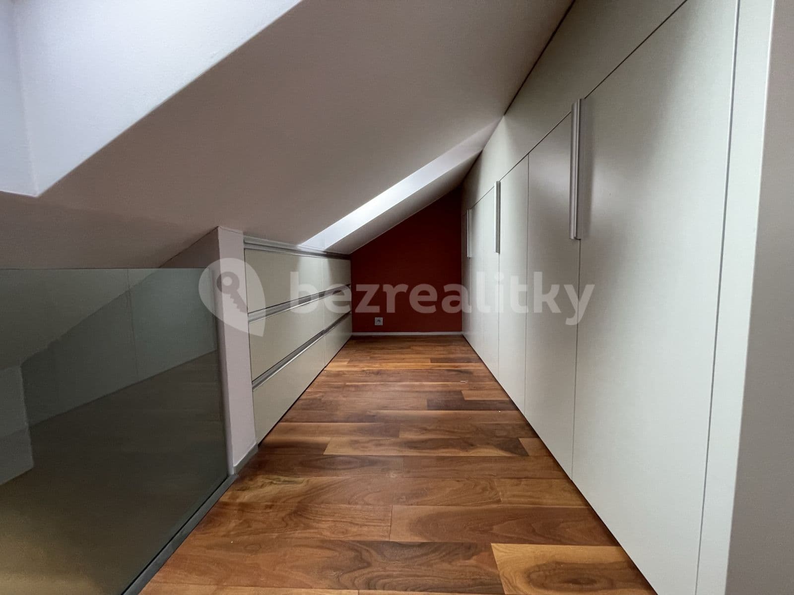 Prenájom bytu 3-izbový 94 m², Krakovská, Praha, Praha Prenájom bytu 3-izbový 94 m², Krakovská, Praha, Praha