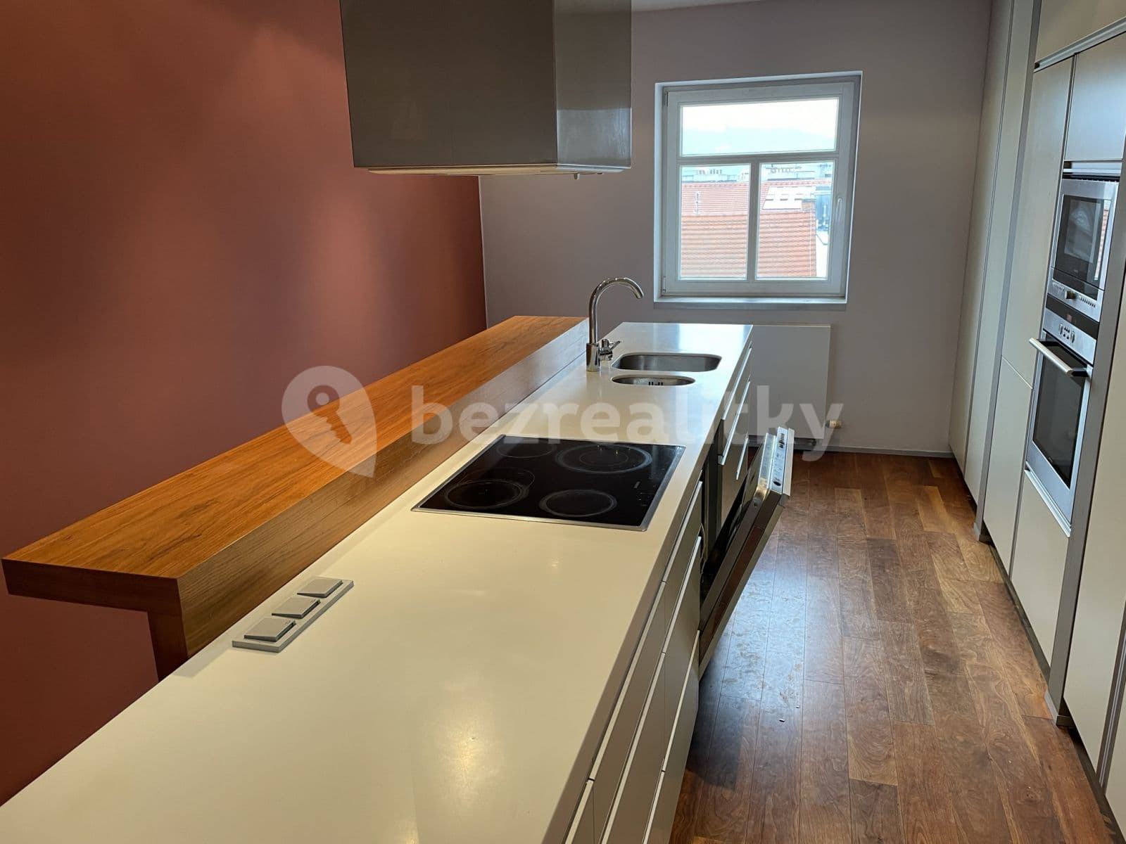 Prenájom bytu 3-izbový 94 m², Krakovská, Praha, Praha Prenájom bytu 3-izbový 94 m², Krakovská, Praha, Praha