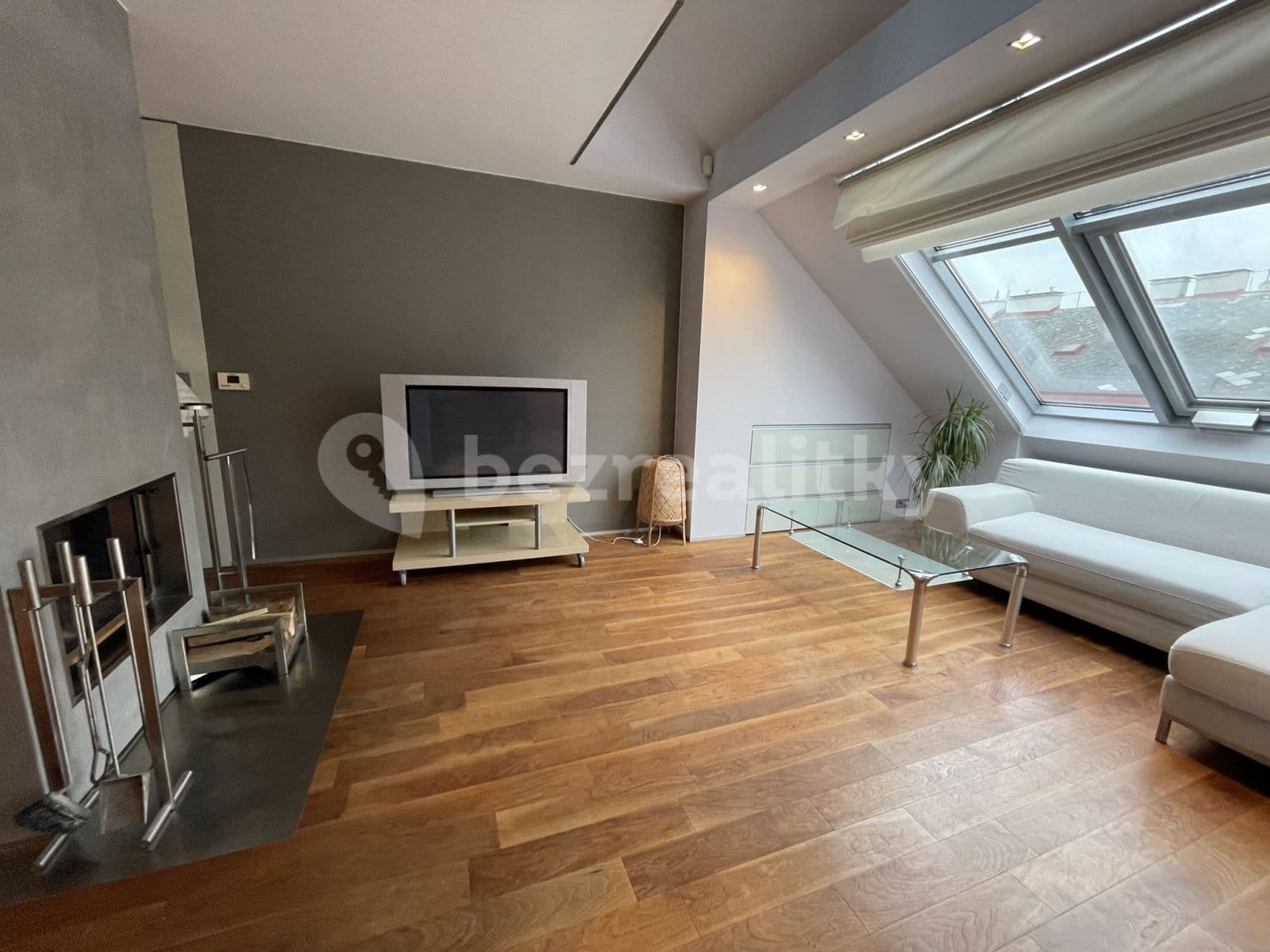Prenájom bytu 3-izbový 94 m², Krakovská, Praha, Praha Prenájom bytu 3-izbový 94 m², Krakovská, Praha, Praha