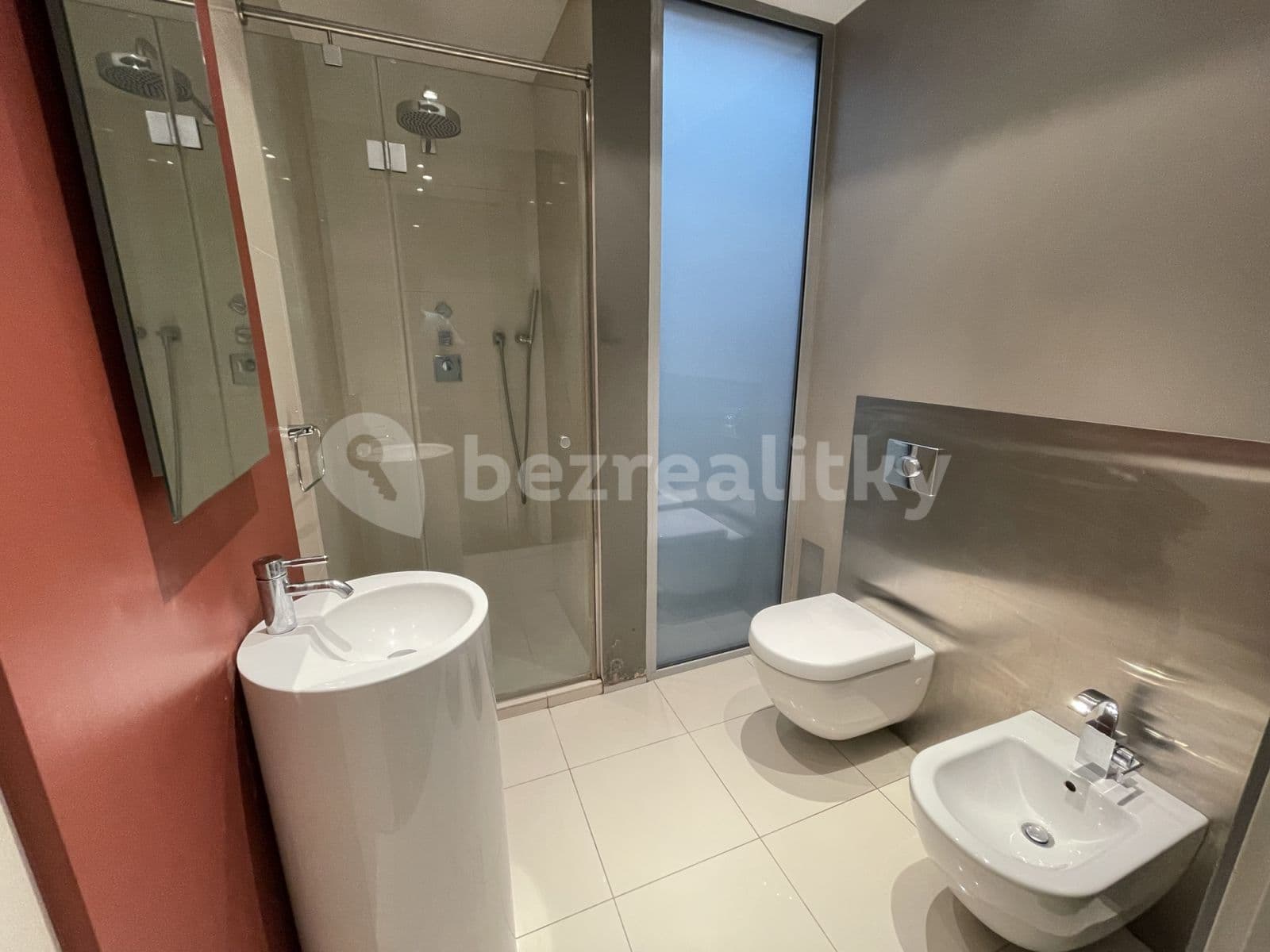 Prenájom bytu 3-izbový 94 m², Krakovská, Praha, Praha Prenájom bytu 3-izbový 94 m², Krakovská, Praha, Praha